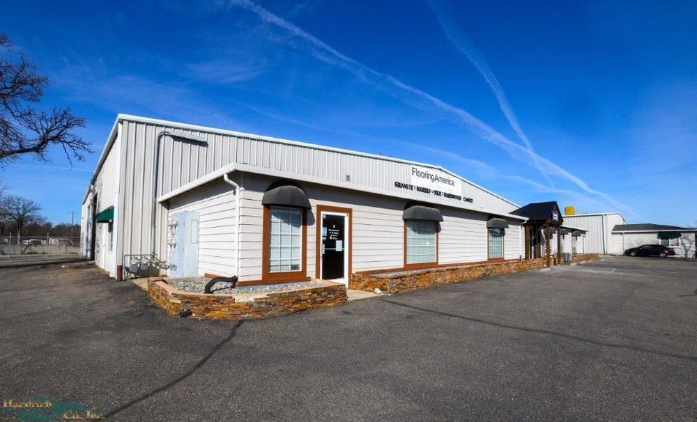 20250 Skypark Dr, Redding, CA 96002